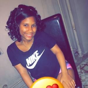 Meet your Posher, Dina